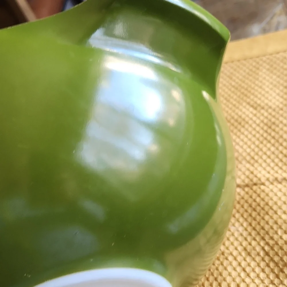 Pyrex 444 Avacado Green Verde Mixing Bowl 4 Quart Made In USA